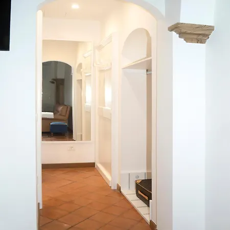 לינה וארוחת בוקר Lidia 4*